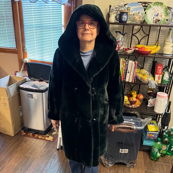 Michel Alexis Faux Fur Green Coat - Picture 4 of 8